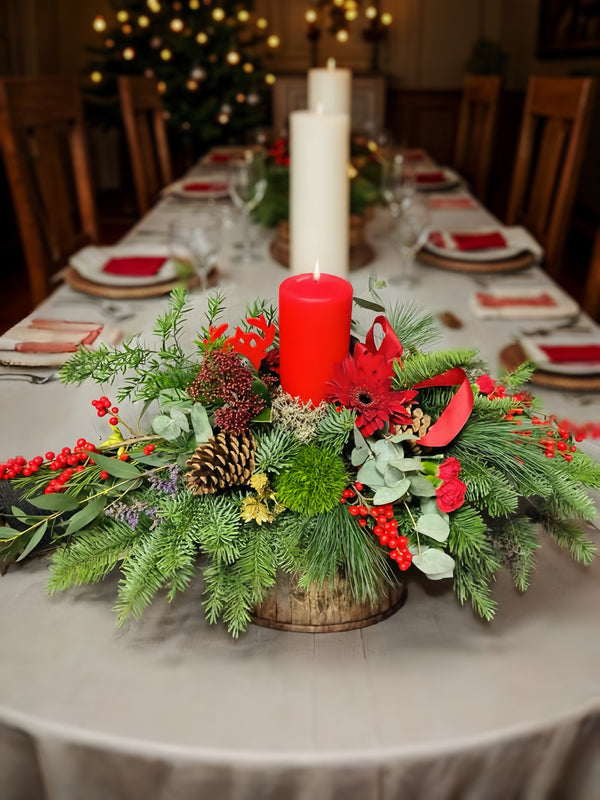 Joyful Table Arrangement 🎄
